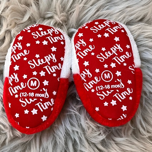 Adorable Baby Christmas Santa Slippers 12-18 Months - Boy or Girl - brand new! - Picture 7 of 10
